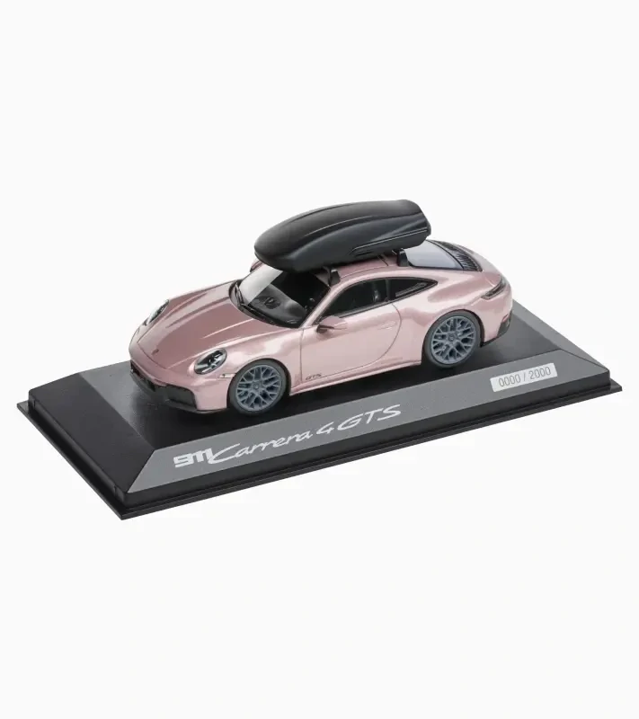 PORSCHE 911 Carrera 4 GTS (992.2) Limited Edition frozen berry Model 1:43 se střešním boxem starorůžová metalíza