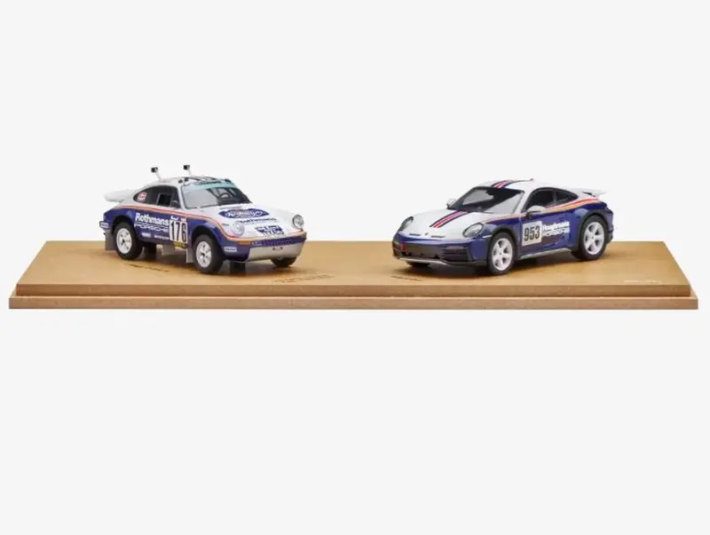 PORSCHE 911 Dakar (992) Rally Design Package & Porsche 953 Double Set Ltd Model 1:43 modrobílá