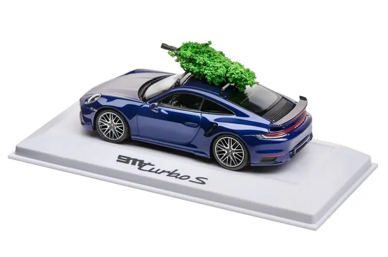 PORSCHE 911 Turbo S with Christmas tree Model 1:43 s vánočním stromečkem modrá