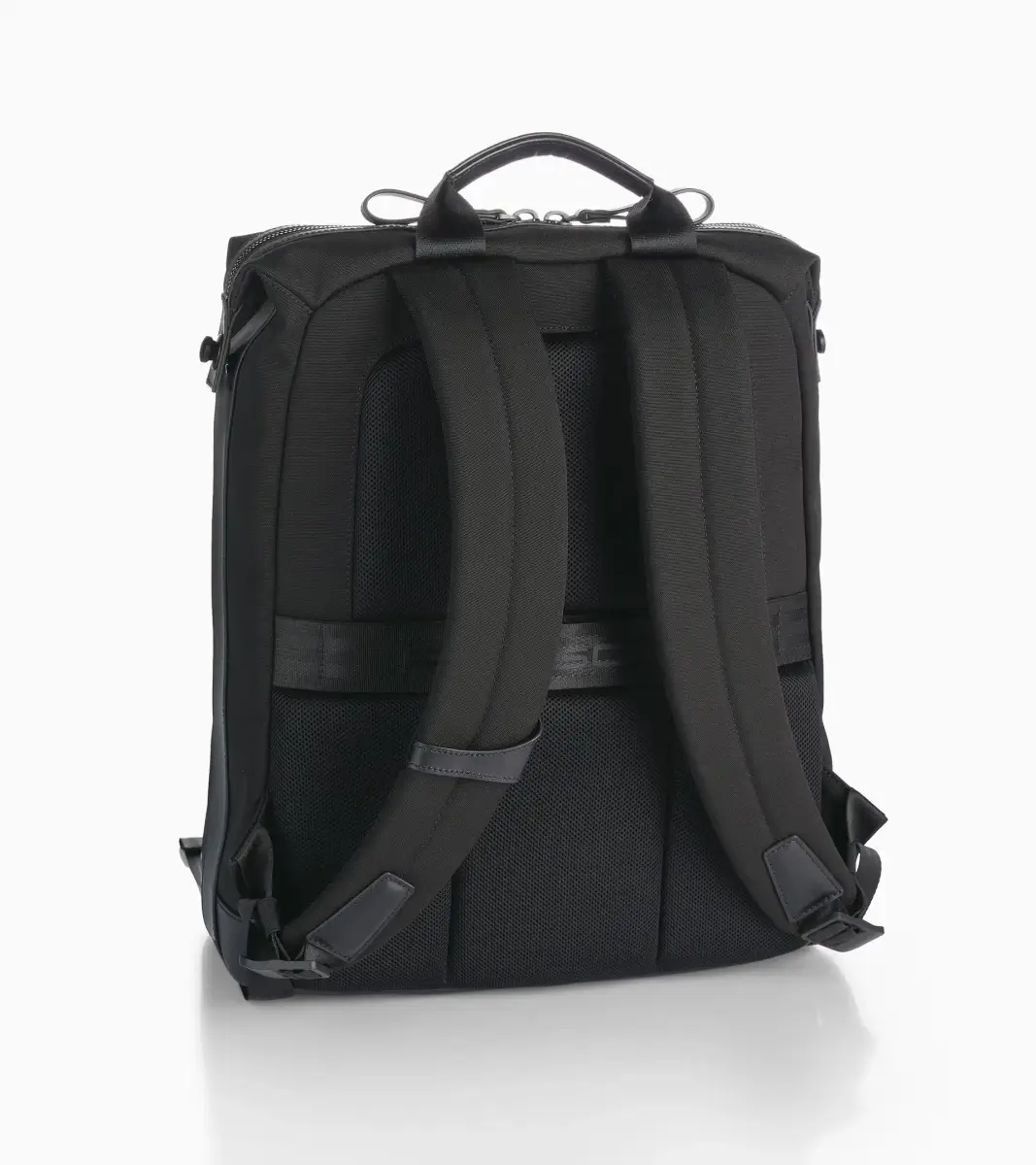 PORSCHE Backpack Heritage batoh s přihrádkou na notebook černý se zlatým logem