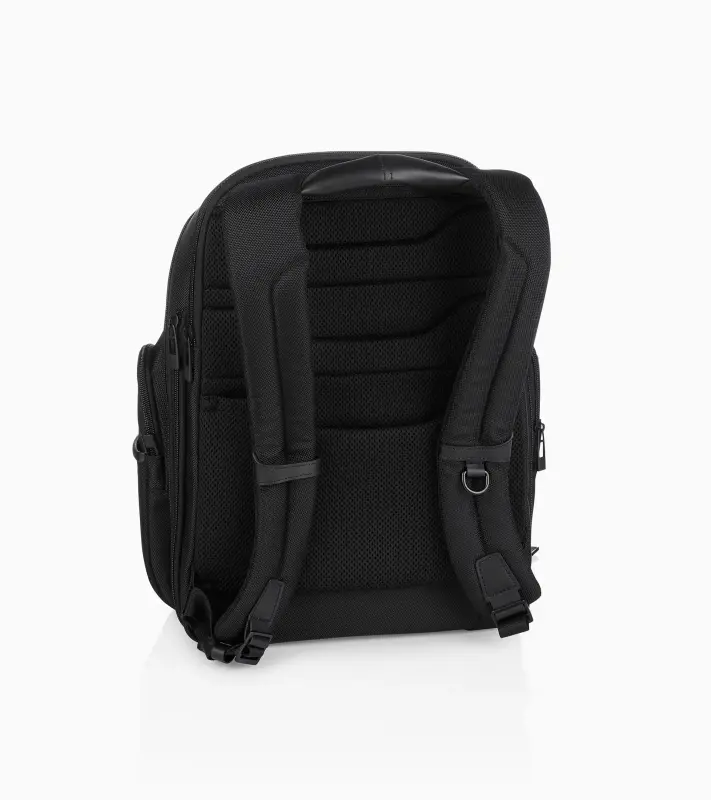 PORSCHE DESIGN Roadster Nylon Backpack M Batoh do města střední velikosti s přihrádkou na 14" notebook černý