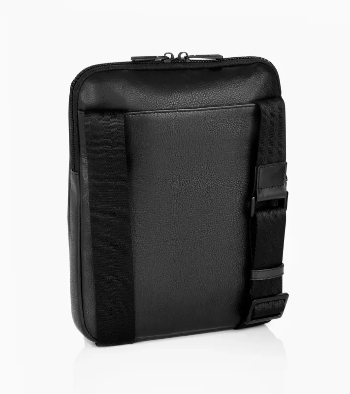 PORSCHE DESIGN Roadster Leather Shoulder Bag S Taška přes rameno kožená s přihrádkou na tablet černá