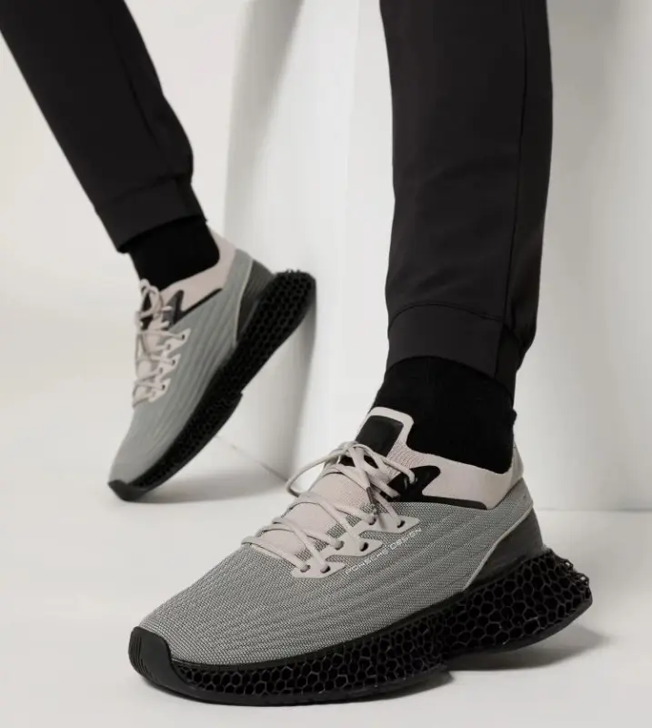 PORSCHE DESIGN 3D MTRX II Trainers Obuv sportovní volnočasová šedobéžová