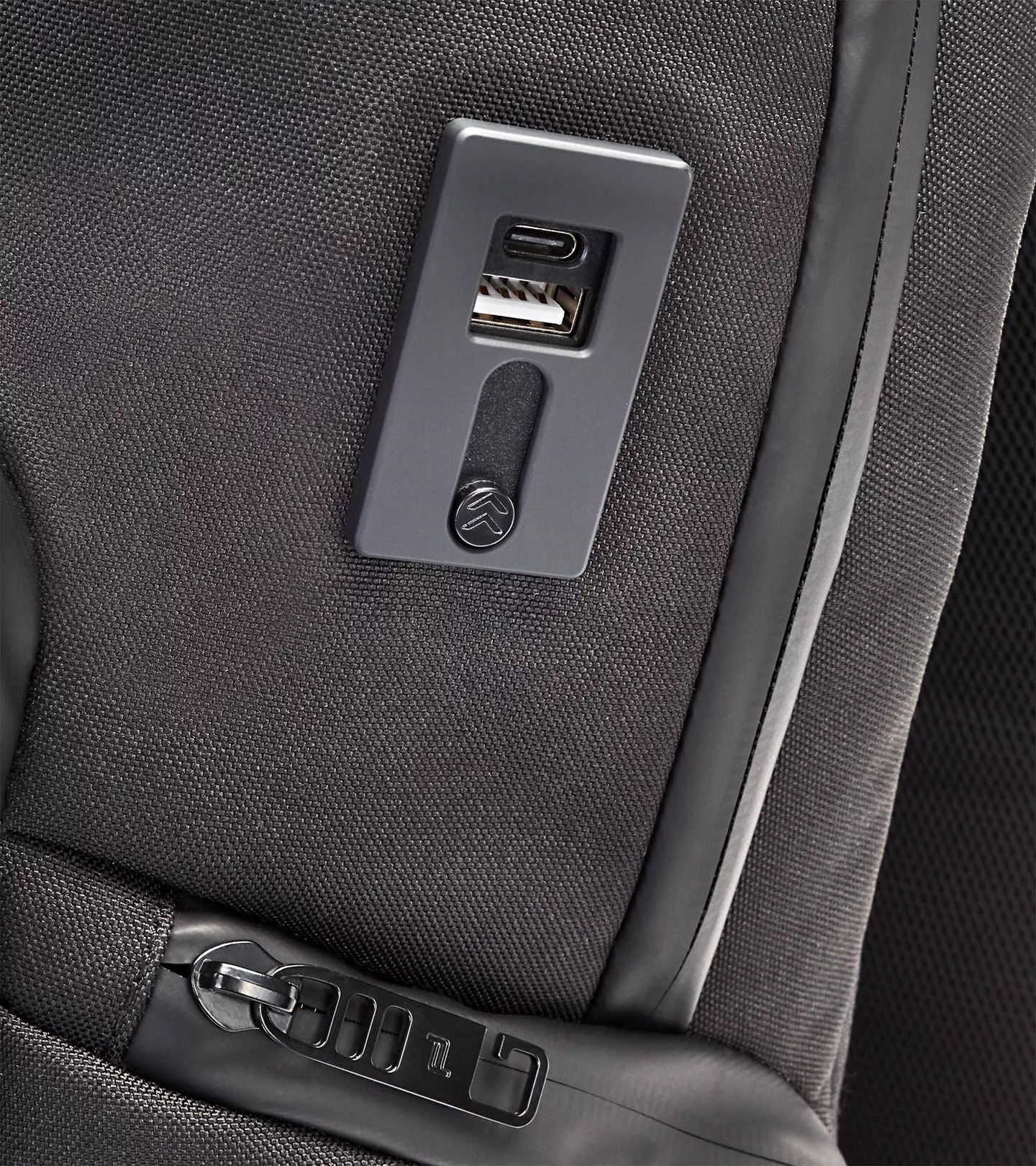 PORSCHE DESIGN Urban Eco Backpack S Batoh na záda malý černá