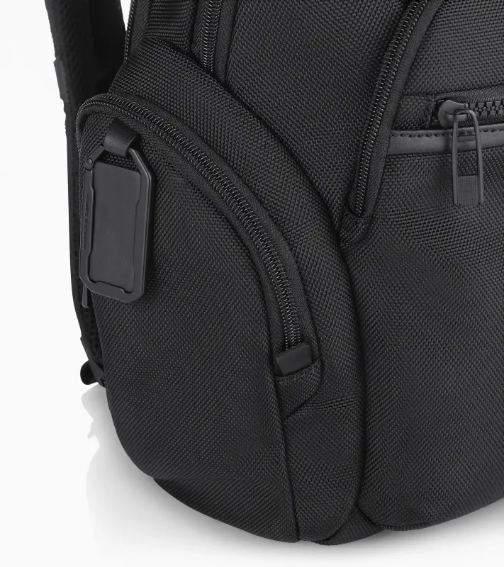 PORSCHE DESIGN Roadster Nylon Backpack S Batoh do města s přihrádkou na 14" notebook černý