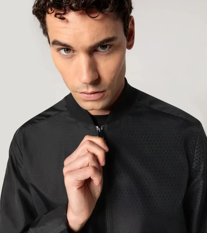 PORSCHE DESIGN Masterpiece blouson Bunda volnočasová sportovní na zip a šestiúhelníkovým vzorem černá