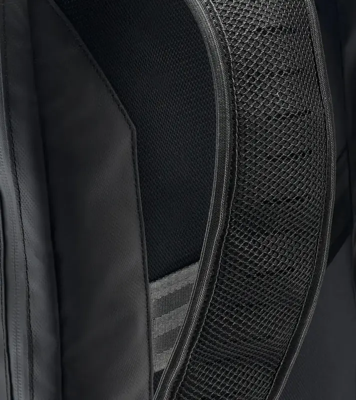 PORSCHE Urban 2 in 1 Travel Bag Taška cestovní volnočasová černá s červenými detaily
