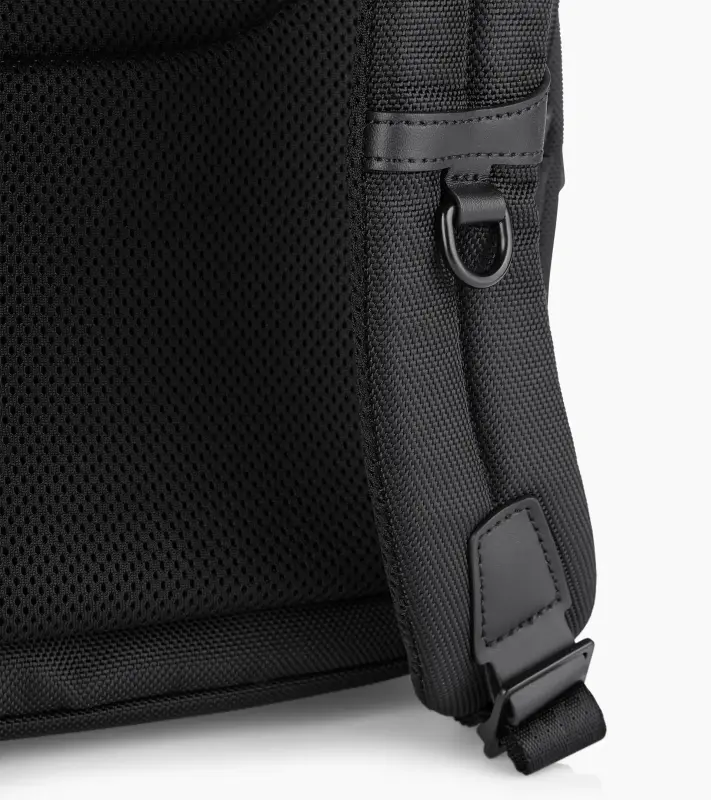 PORSCHE DESIGN Roadster Nylon Backpack S Batoh do města s přihrádkou na 14" notebook černý