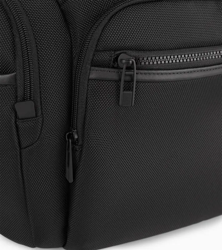 PORSCHE DESIGN Roadster Nylon Backpack M Batoh do města střední velikosti s přihrádkou na 14" notebook černý