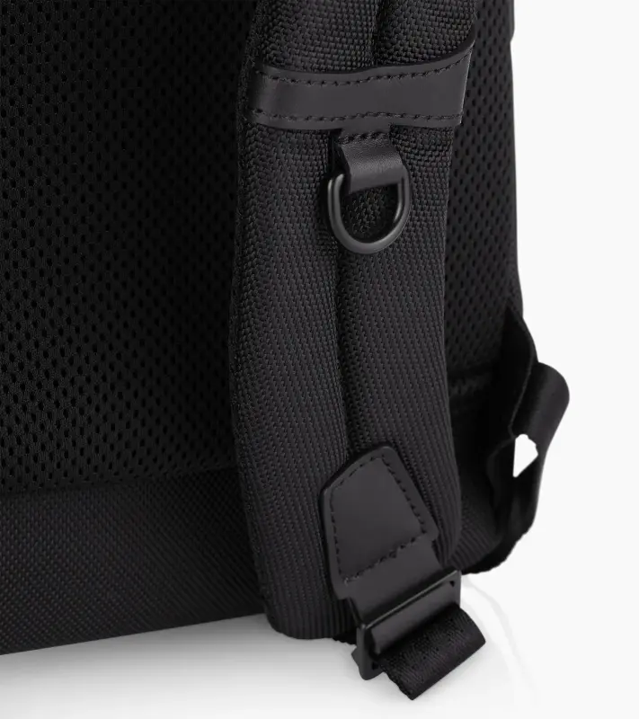 PORSCHE DESIGN Roadster Nylon Backpack L Batoh do města velký s přihrádkou na 15,5" notebook černý