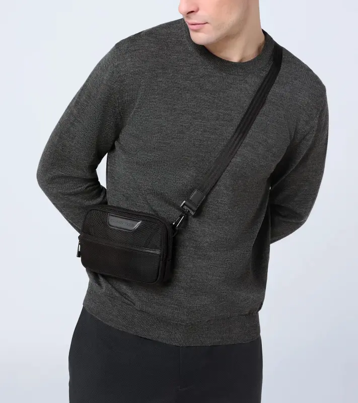PORSCHE DESIGN Roadster Nylon Travel Pouch Pouzdro diagonální cestovní přes rameno s vnitřním organizérem černé