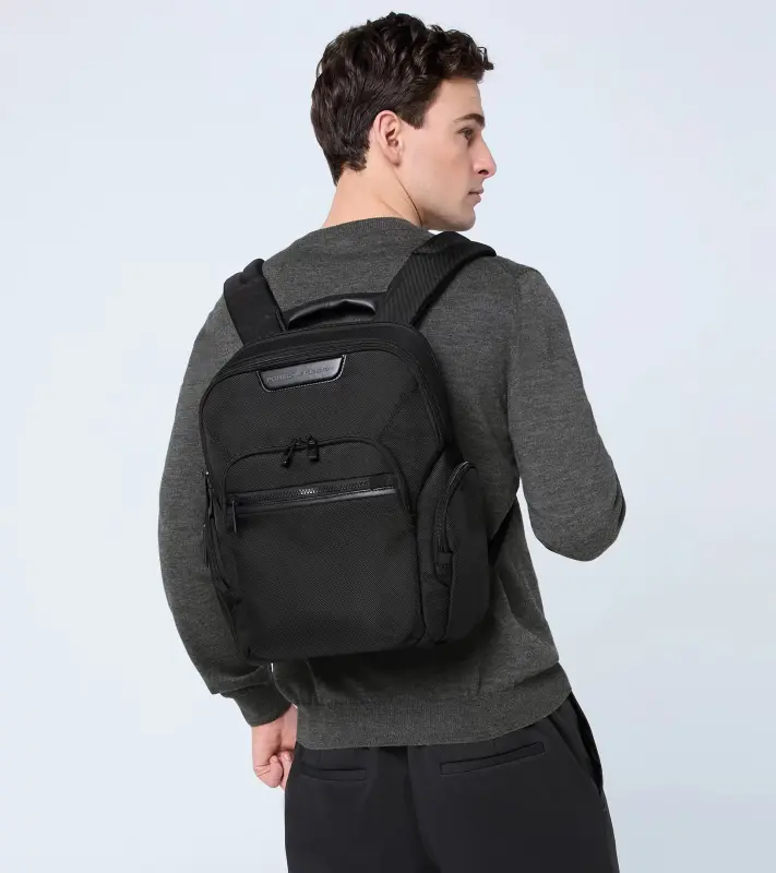 PORSCHE DESIGN Roadster Nylon Backpack S Batoh do města s přihrádkou na 14" notebook černý