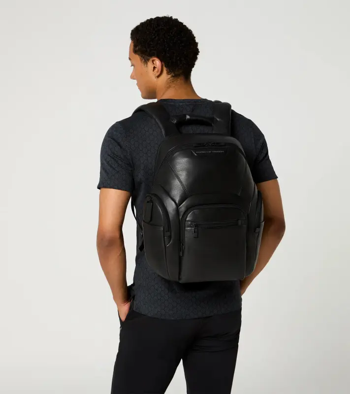 PORSCHE DESIGN Roadster Leather Backpack M Batoh kožený do města s přihrádkou na notebook 14" s organizérem a kapsami na zip černý